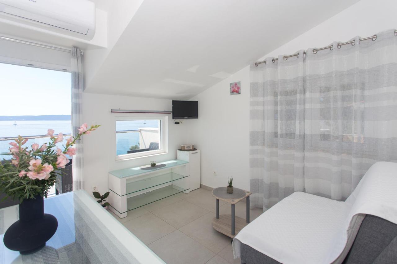 Apartments Bandic - 30 Meters To The Beach Trogir Bagian luar foto