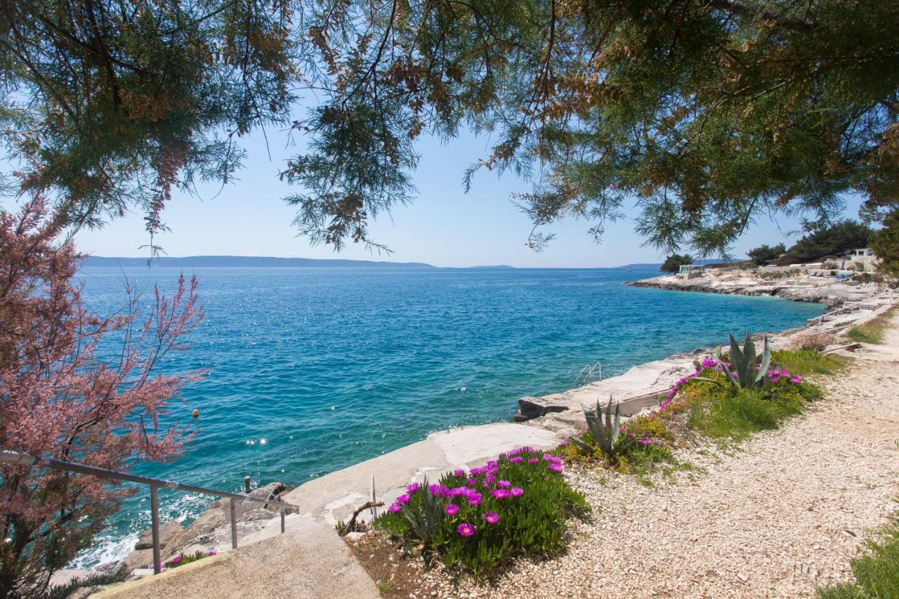 Apartments Bandic - 30 Meters To The Beach Trogir Bagian luar foto